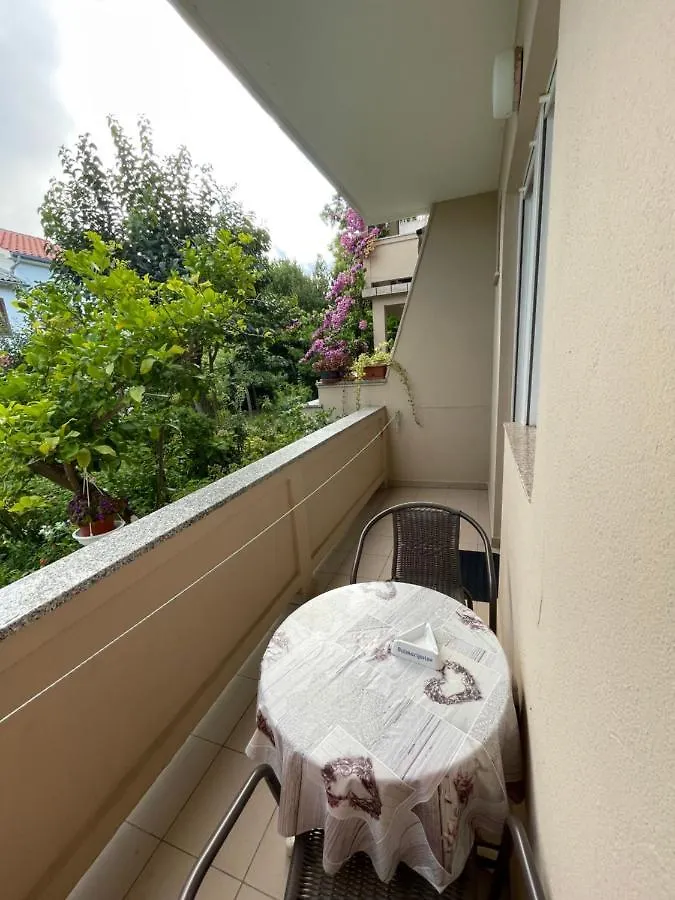 Appartement Rooms Krstinic 84 Palit