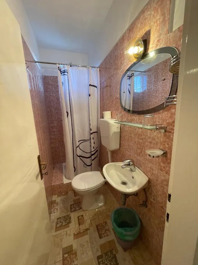 Rooms Krstinic 84 Palit Apartment