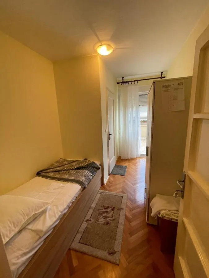 Rooms Krstinic 84 Palit