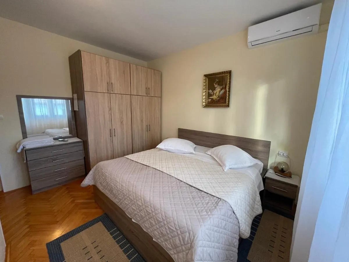 Appartement Rooms Krstinic 84 Palit